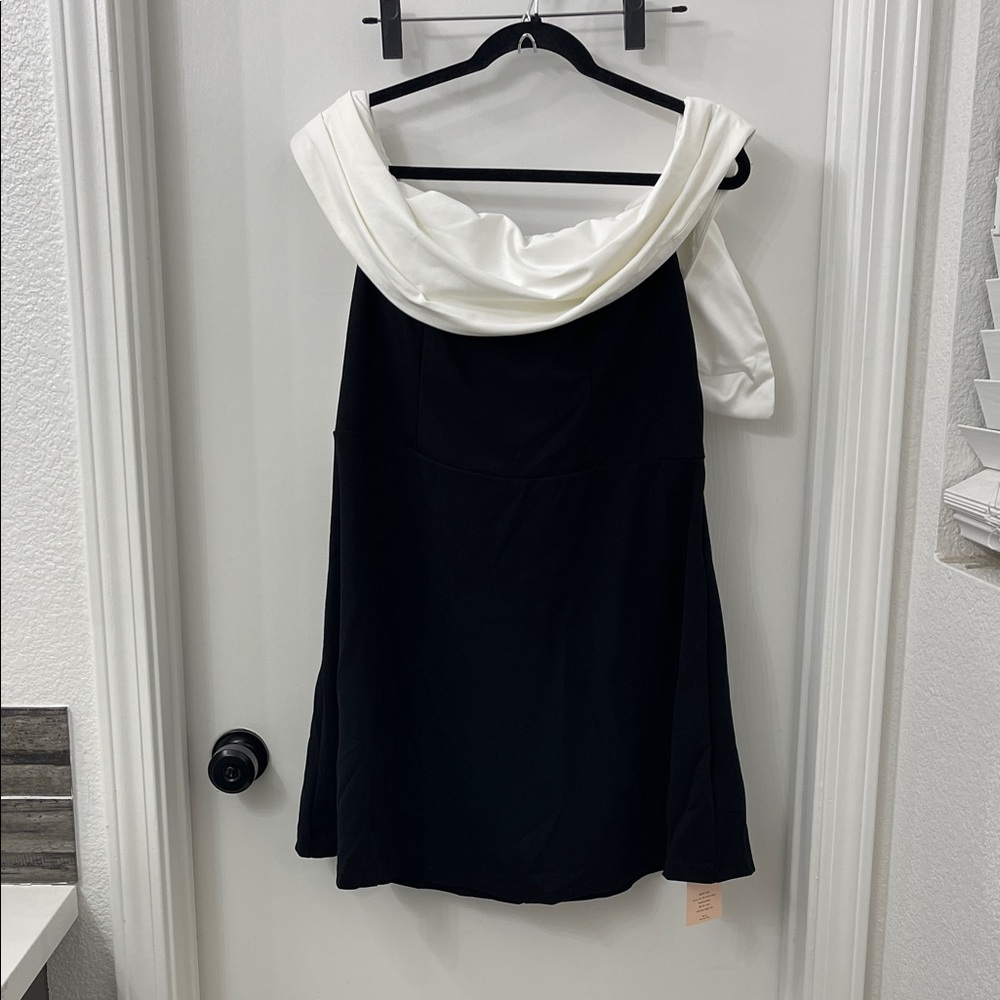 SHEIN Black and White Strapless Dress